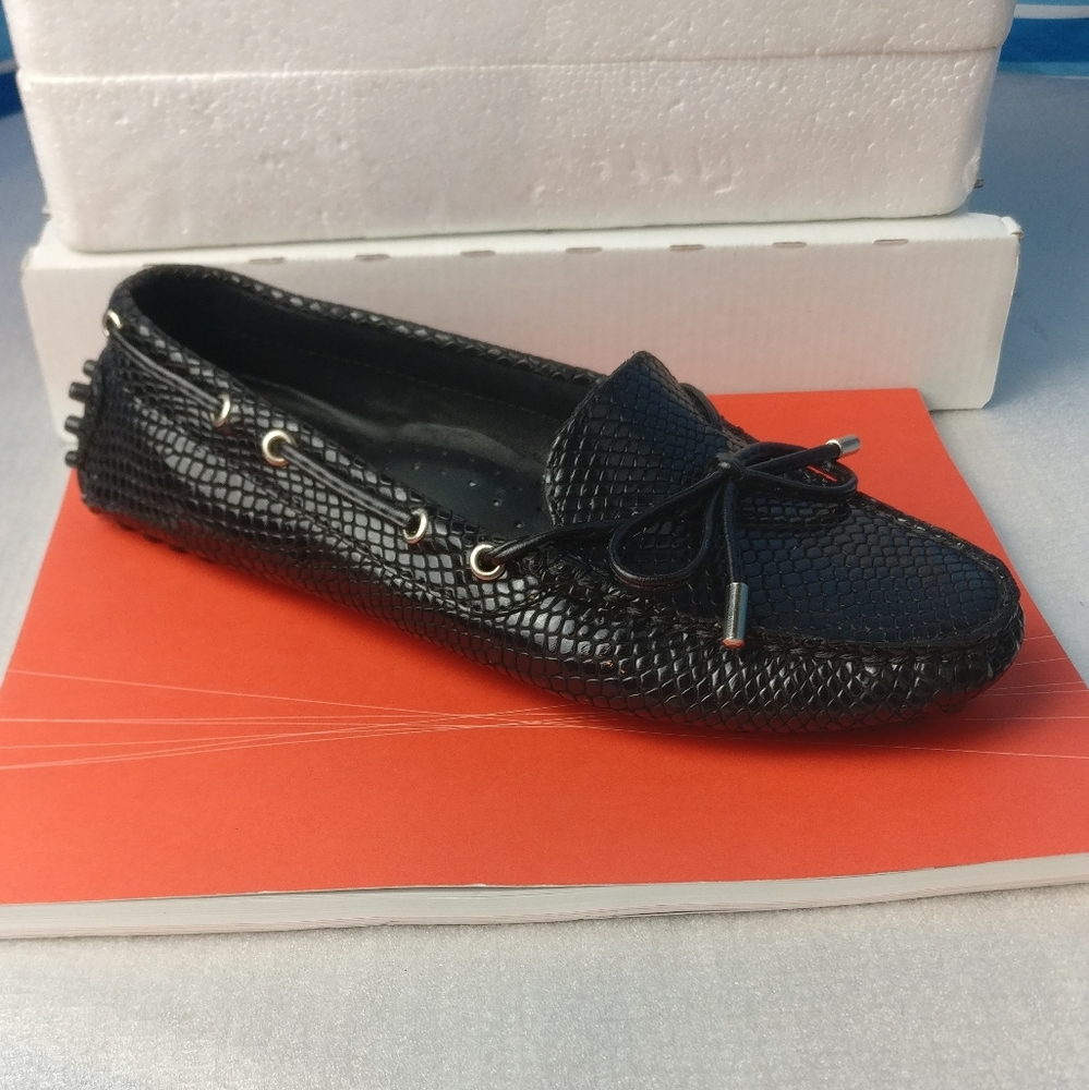 760cad Tods Gommino Loafer, Glossy Shiny Snakeskin Italian Leather size 6